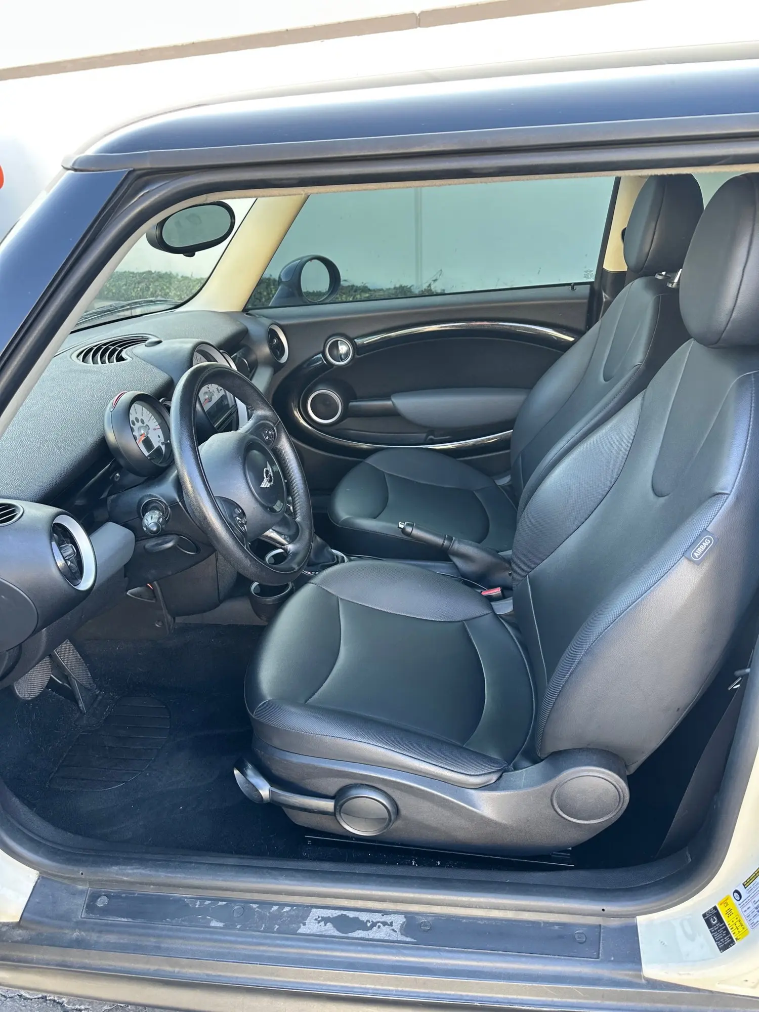 2012 MINI Cooper Base photo 5