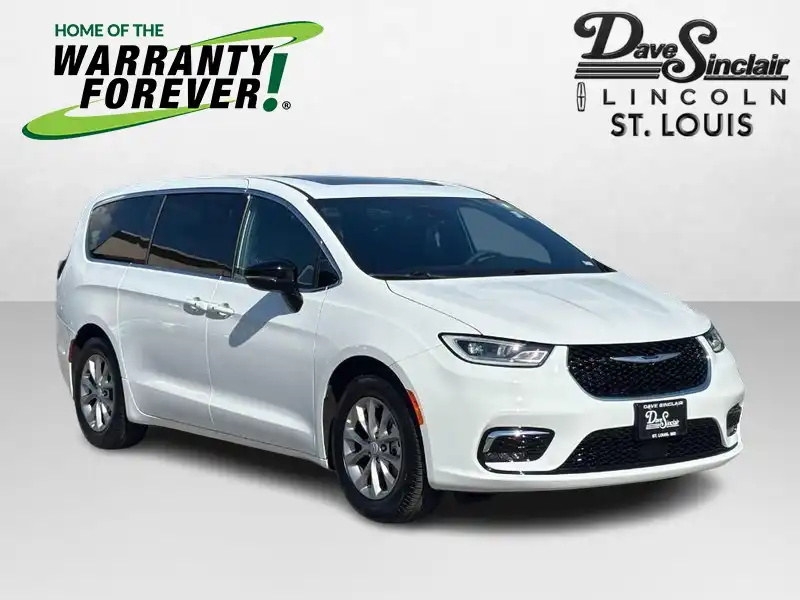2026 Chrysler Pacifica Limited's photo