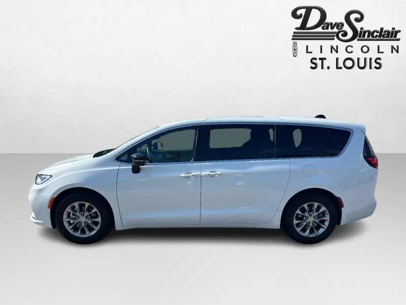 2026 Chrysler Pacifica Limited photo 5