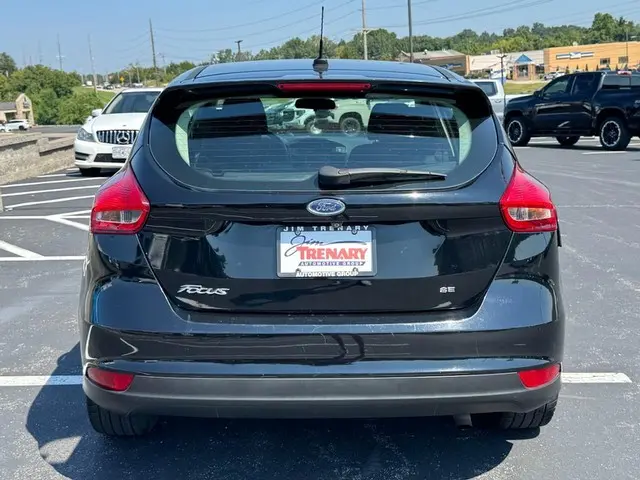 2018 Ford Focus SE Hatchback photo 4