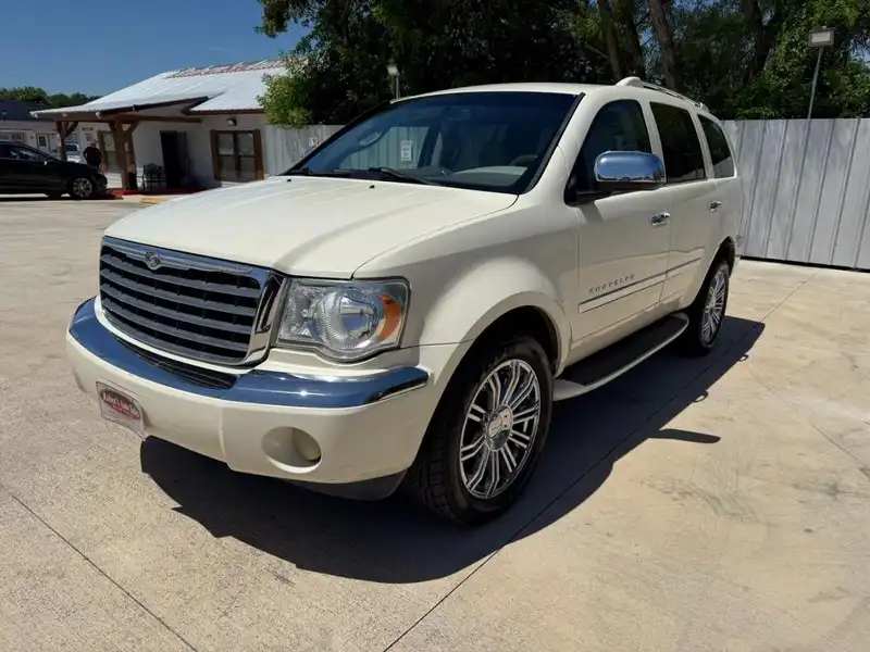 2008 Chrysler Aspen Limited 4x2's photo