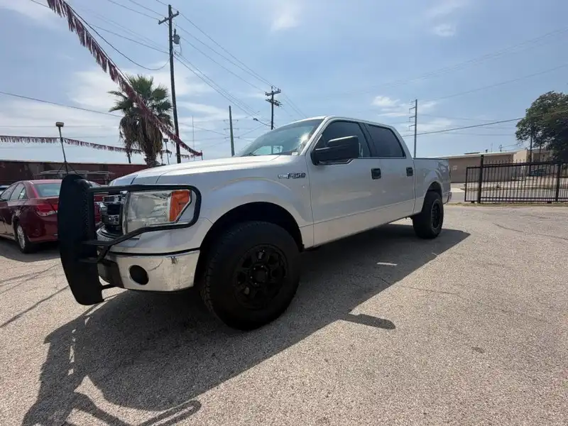 2013 Ford F-150 XL SuperCrew 145 in's photo