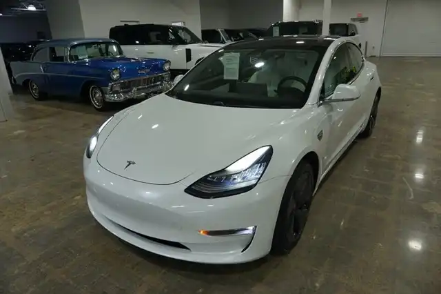 2019 Tesla Model 3 Standard Range's photo