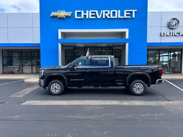 2025 GMC Sierra 4WD Crew Cab Standard Box SLE's photo