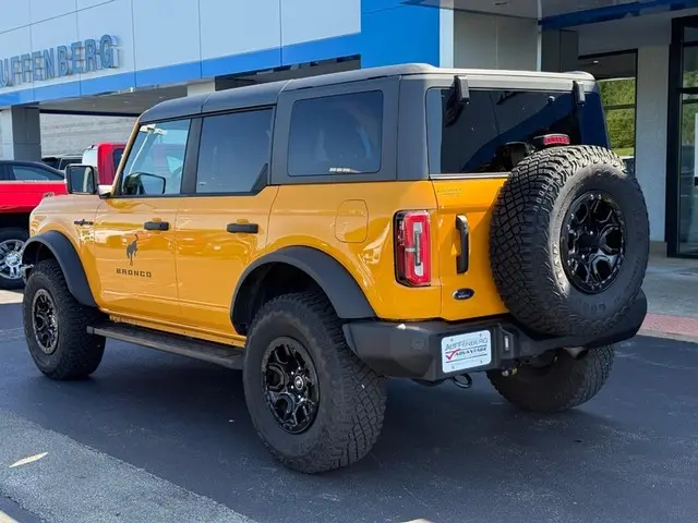 2022 Ford Bronco Wildtrak 4x4 photo 3