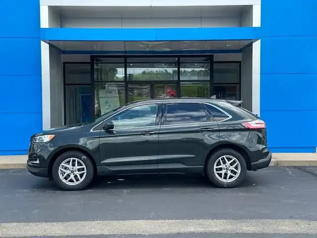 2024 Ford Edge SEL AWD's photo