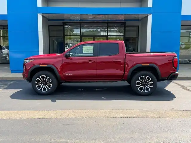 2026 GMC Canyon 4WD AT4 Crew Cab Short Box's photo