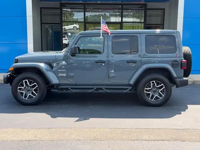 2024 Jeep Wrangler Sahara's photo