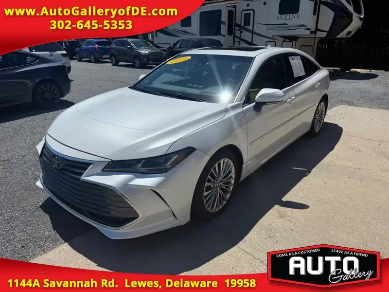 2019 Toyota Avalon Limited's photo