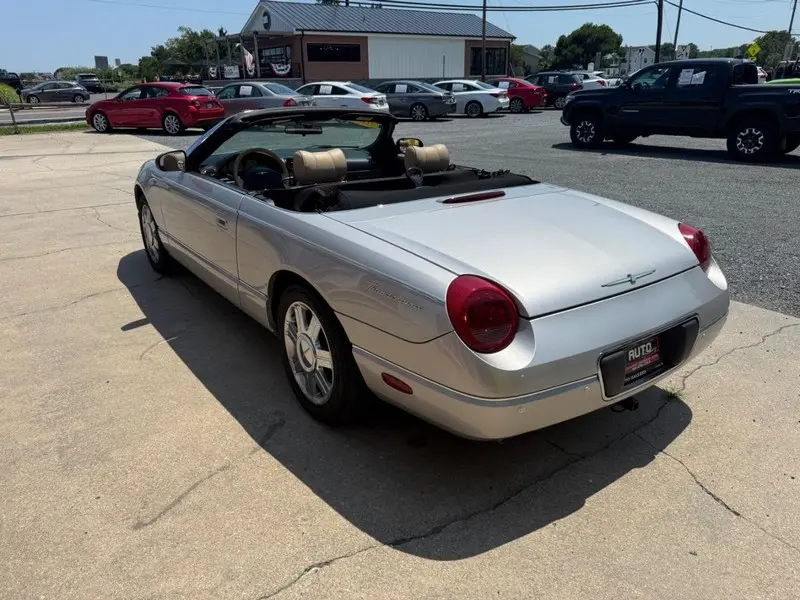 2005 Ford Thunderbird Deluxe photo 3