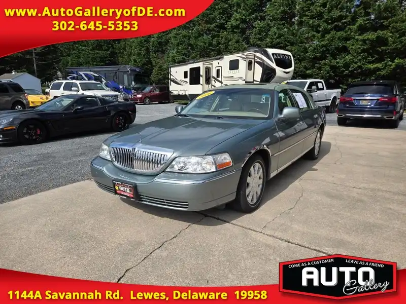 2006 Lincoln Town Car Signature Limited's photo