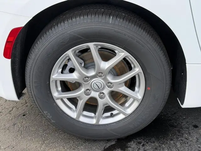 2026 Chrysler Pacifica Select photo 5
