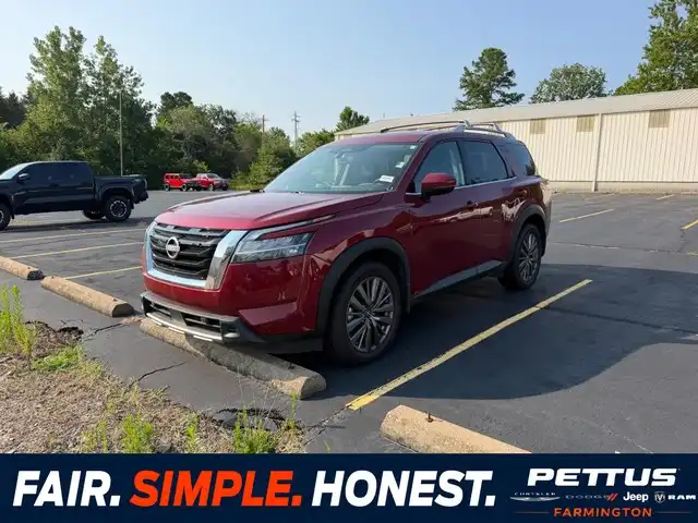 2024 Nissan Pathfinder SL 2WD's photo