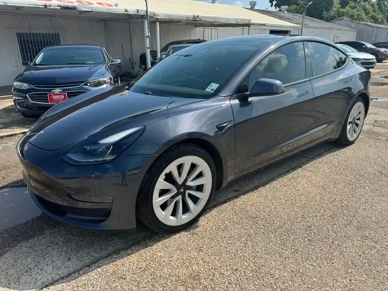2021 Tesla Model 3 Long Range Dual Motor All-Wheel Drive's photo