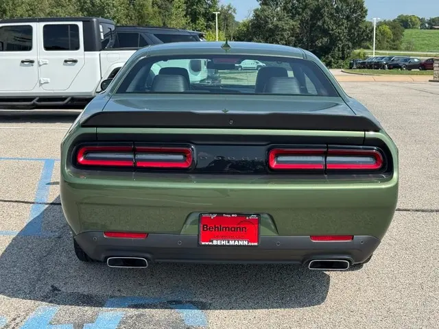 2023 Dodge Challenger R/T photo 4