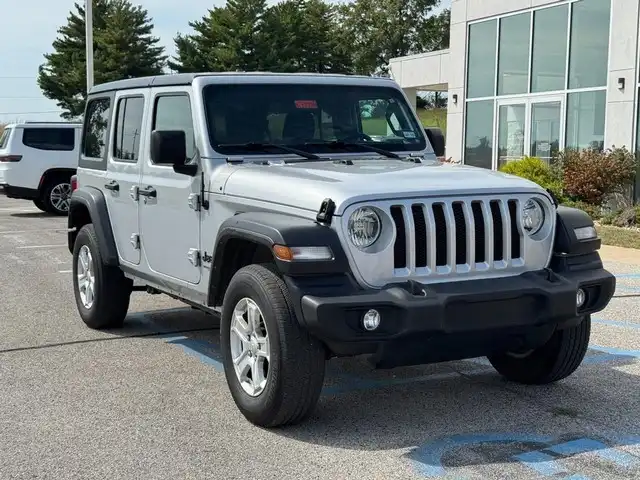 2022 Jeep Wrangler Sport S's photo