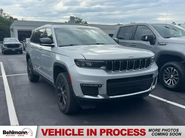 2022 Jeep Grand Cherokee L Limited 4x4's photo