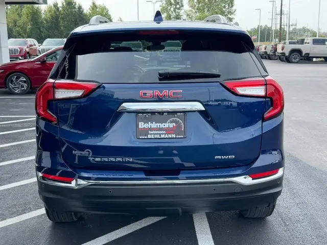 2023 GMC Terrain SLT AWD photo 5