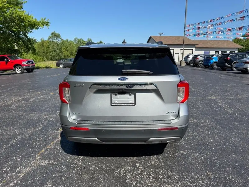 2023 Ford Explorer XLT 4WD photo 4