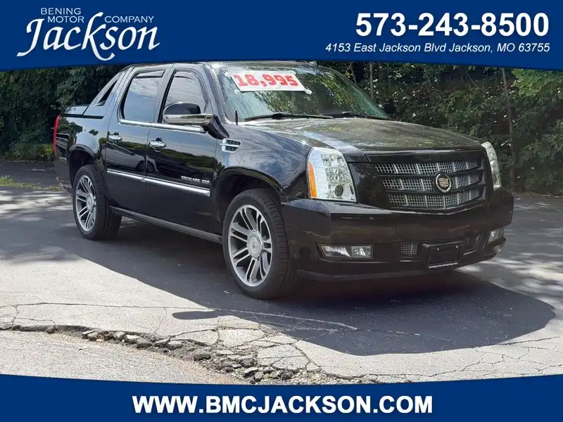 2013 Cadillac Escalade EXT AWD Premium's photo