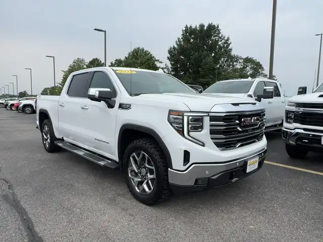 2024 GMC Sierra 4WD Crew Cab Short Box SLT's photo