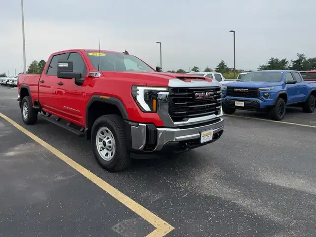 2024 GMC Sierra 4WD Crew Cab Standard Box Pro's photo