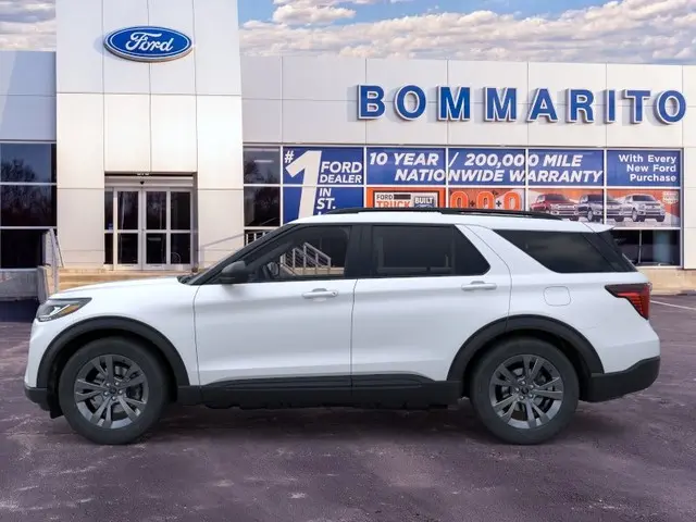 2026 Ford Explorer Active 4WD photo 3