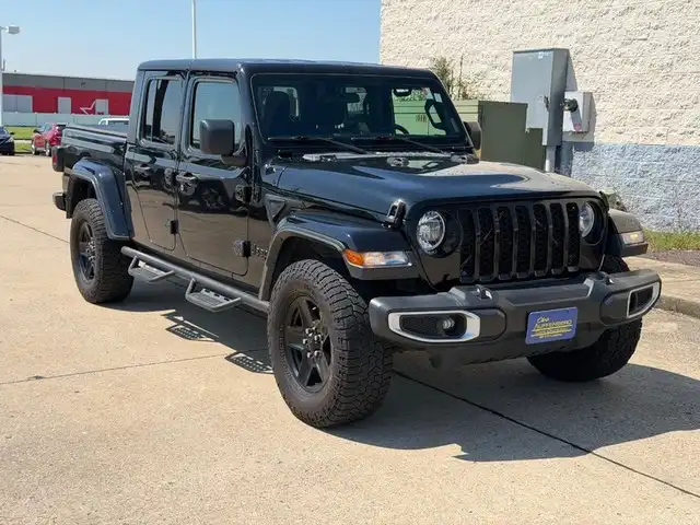 2021 Jeep Gladiator Sport S's photo