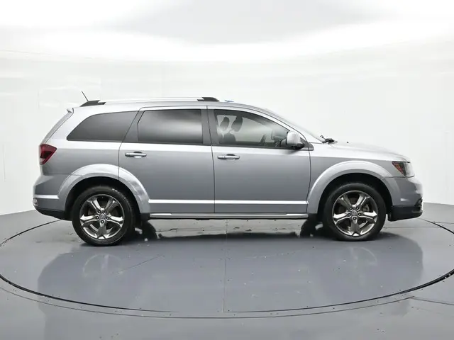2017 Dodge Journey Crossroad Plus AWD photo 5