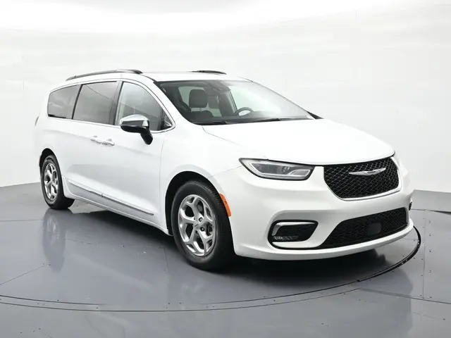 2023 Chrysler Pacifica Limited photo 4