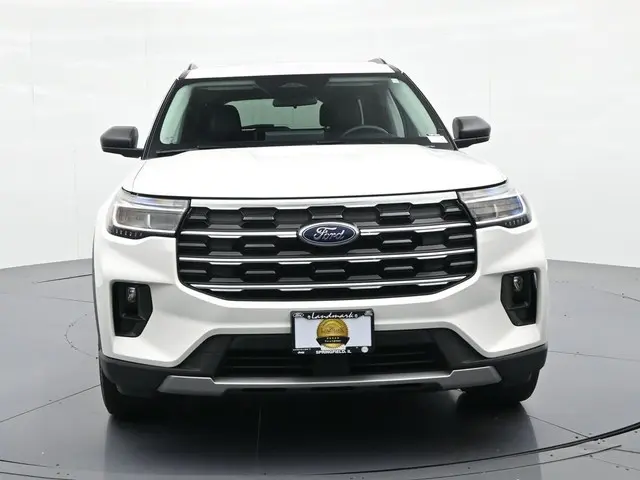 2025 Ford Explorer Active 4WD (PL535) photo 3