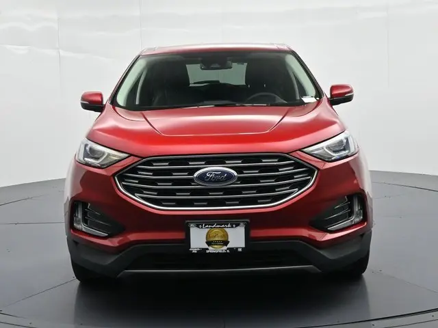 2022 Ford Edge Titanium AWD photo 3