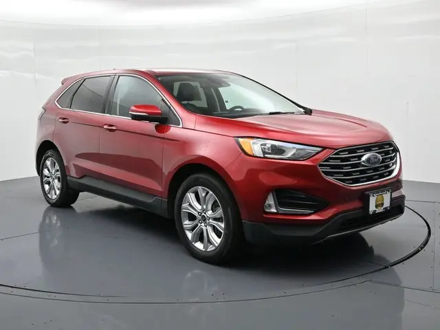 2022 Ford Edge Titanium AWD photo 4