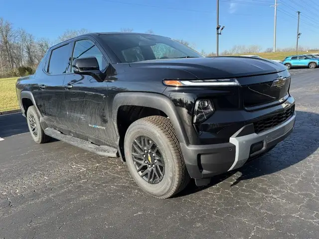 2026 Chevrolet Silverado EV LT Standard Range photo 1