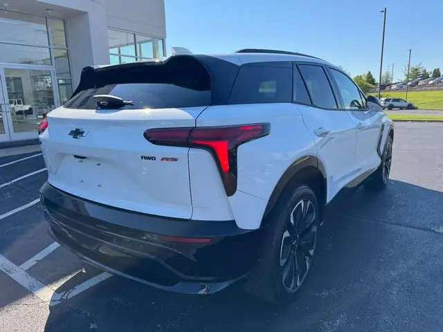 2024 Chevrolet Blazer EV RS AWD photo 3