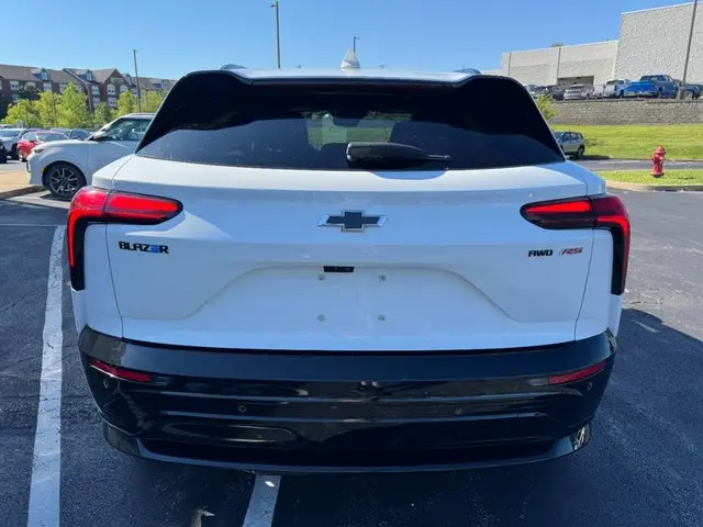 2024 Chevrolet Blazer EV RS AWD photo 4