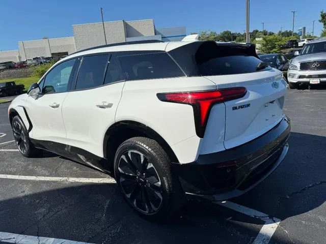 2024 Chevrolet Blazer EV RS AWD photo 5