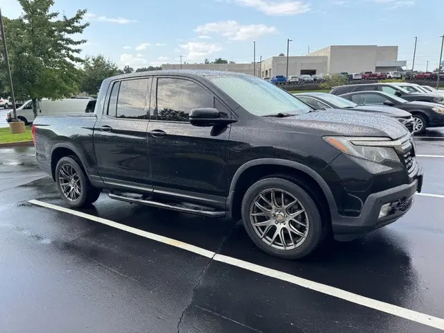2019 Honda Ridgeline Black Edition photo 4