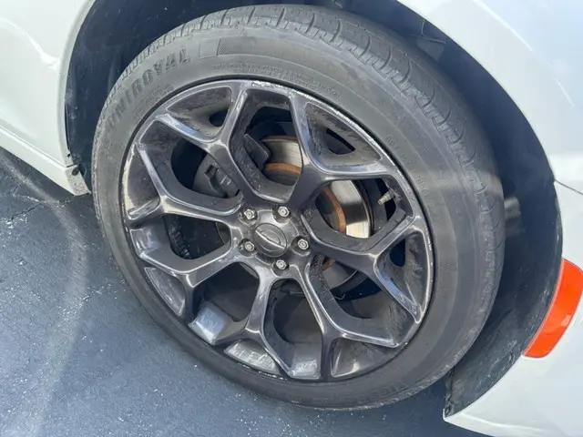 2019 Chrysler 300 S photo 5