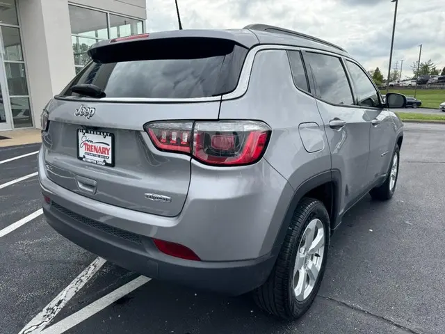2018 Jeep Compass Latitude 4WD photo 3