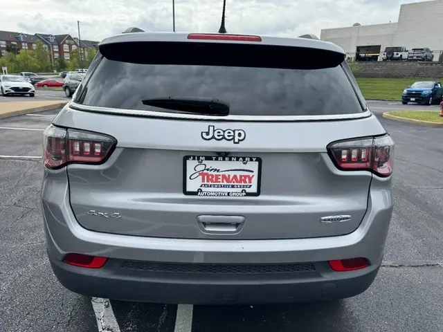 2018 Jeep Compass Latitude 4WD photo 4