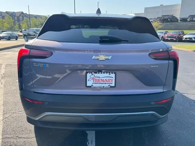 2024 Chevrolet Blazer EV LT AWD photo 4