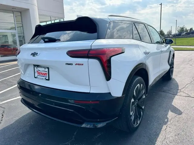 2024 Chevrolet Blazer EV RS AWD photo 3