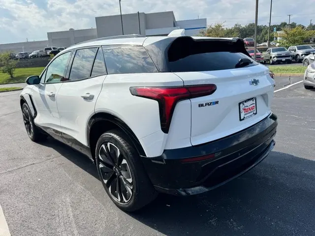 2024 Chevrolet Blazer EV RS AWD photo 5