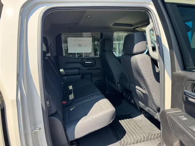 2026 Chevrolet Silverado 1500 Custom 4X4 Crew Cab Short Box photo 5