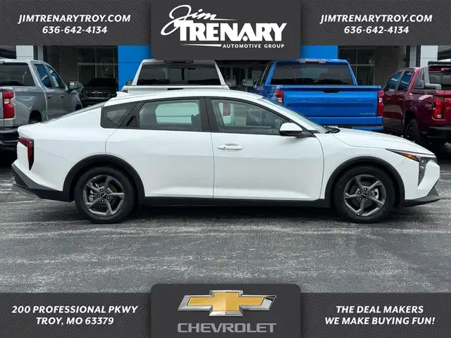 2025 Kia K4 LXS Auto's photo