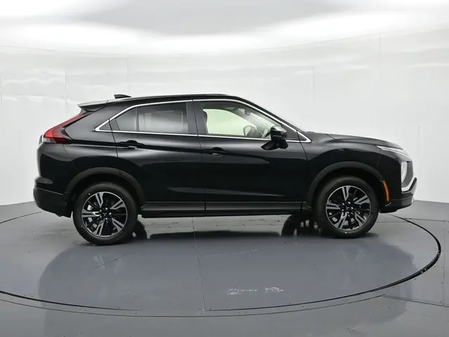 2026 Mitsubishi Eclipse Cross SE S-AWC photo 4