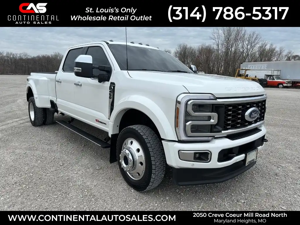 2026 Ford F-450 Platinum 4x4 Crew Cab 8' Box DRW's photo