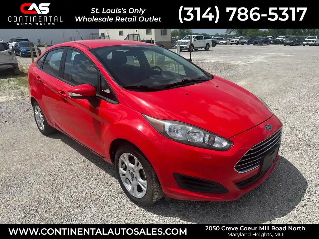 2015 Ford Fiesta SE Sedan's photo