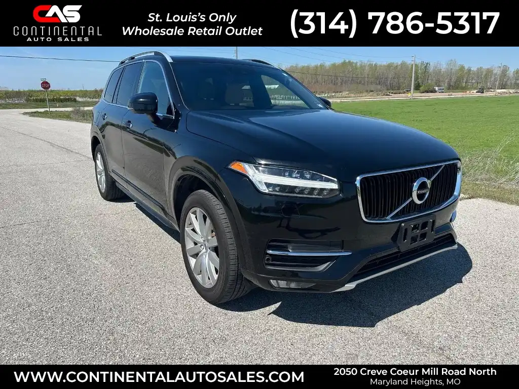 2018 Volvo XC90 T6 AWD Momentum's photo